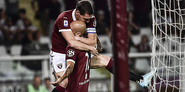 Seir A TIM: primo piano di Zaza e Belotti, in maglia granata, abbracciati dopo un goal