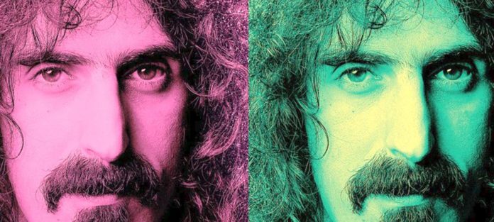 Frank Zappa: doppio primo piano del musicista italo-americano su sfondo verde a destra e rosa a sinistra