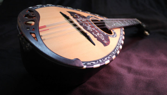 i beddi - i nella foto un mandolino