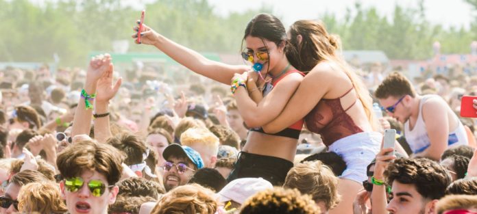 Minturno. nella foto il pubblico del festival