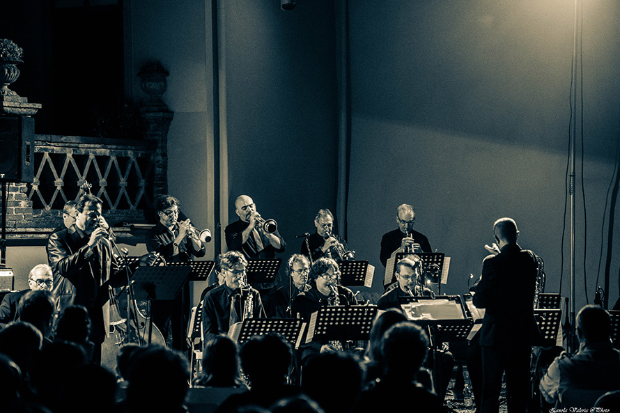 la filarmonica Jazz band durante il concerto con Ginger Brew