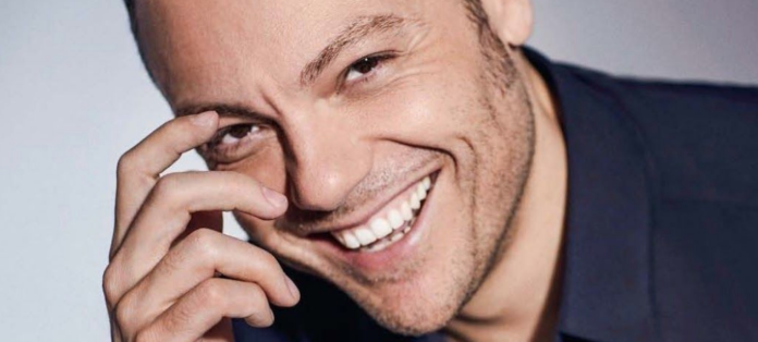 Tiziano Ferro partecipa a Milano Music Week a novembre nella foto è sorridente