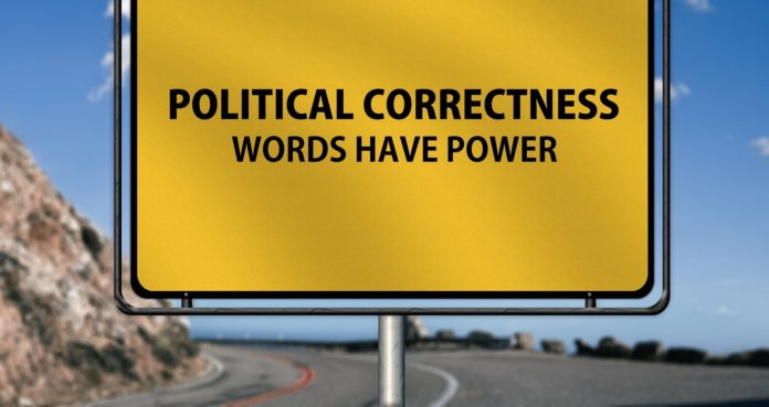 un cartello stradale giallo con la scritta politically correctness words have power