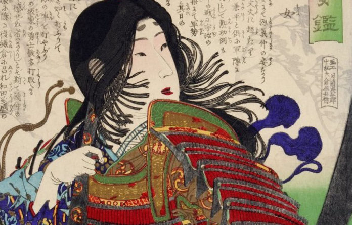 Invincibili la rassegna al cinema delle guerriere del sol levante nella foto un disegno di donna giapponese con mantello rosso e capelli neri