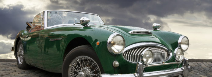 automotoretrò, auto d epoca nell esposizione di Torino a Lingotto Fiere. Auto verde