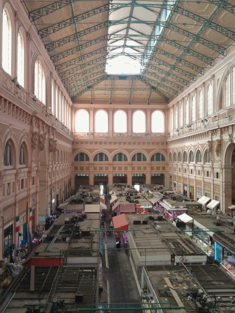 Mercato delle Vettovaglie in stile liberty uno degli angoli più caratteristici di Livorno 