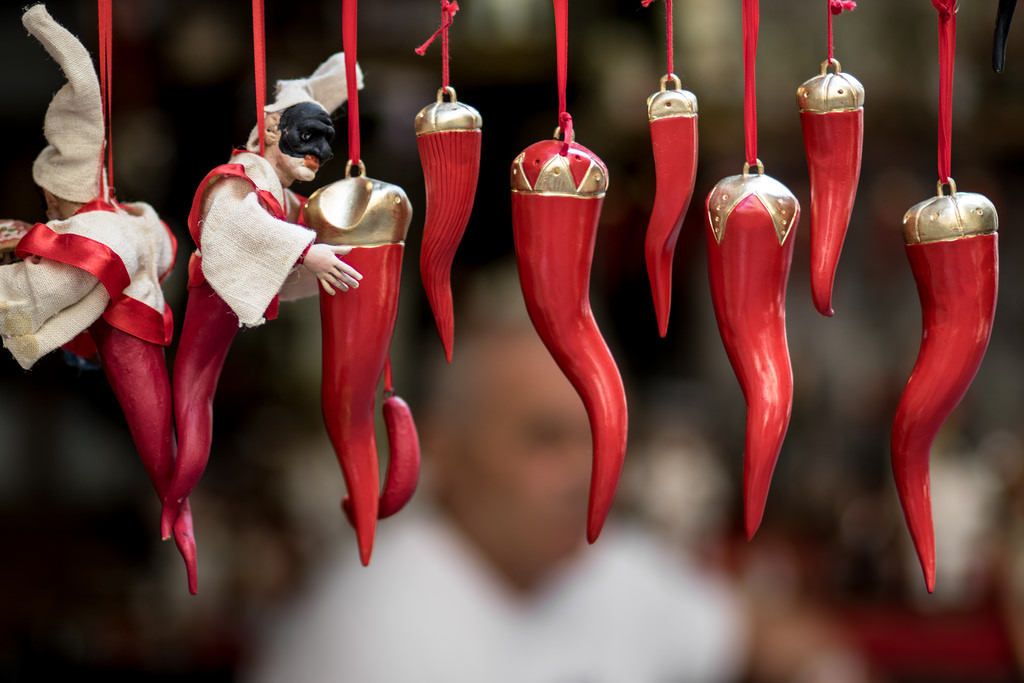 Il corno rosso: l'amuleto più famoso della città di Napoli. - ZetaTiElle