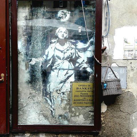 La Madonna sotto teca a Napoli 