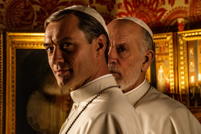 the young new pope, il capolavoro di paolo sorrentino: primo piano dei due protagonisti, jude law e john malkovich