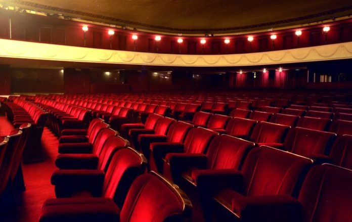 Torino aperti si o no il. Bollettino di guerra di musei cinema teatri