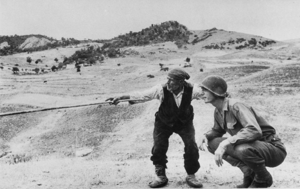 #CAMERAonair la forza della fotografia in nove rubriche scatto di Robert Capa