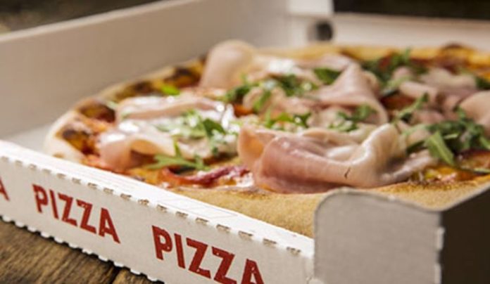 Cirio: takeaway nella foto un cartone d asporto con dentro una pizza