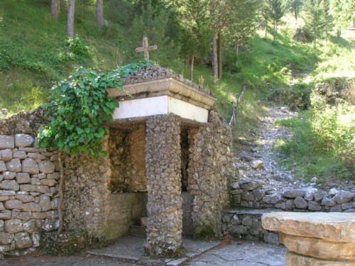 la fonte miracolosa di castelpetroso