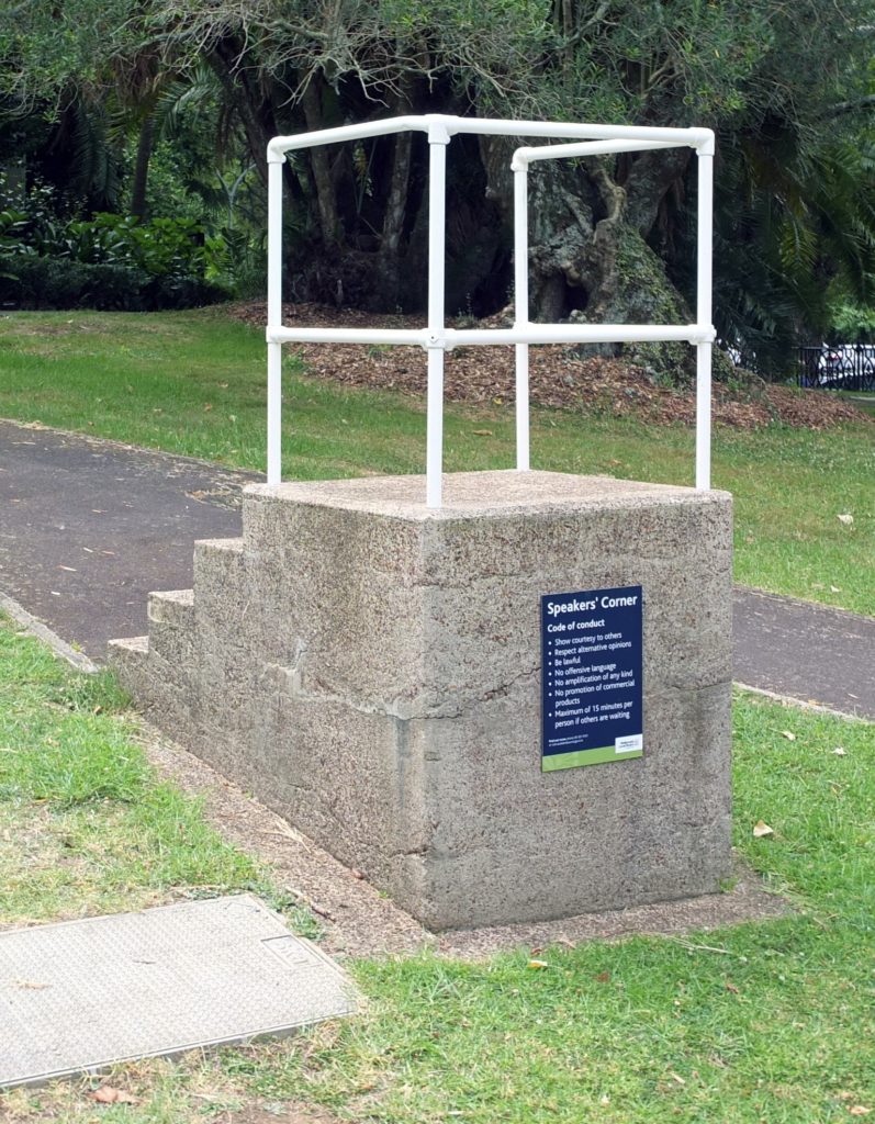 Palco dell'oratore simbolo della libertà di parola, Speakers' Corner, Hyde Park, Londra 