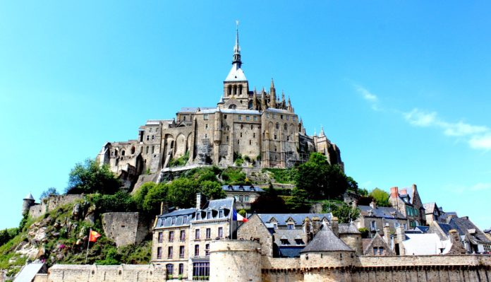 Tour Virtuale a Mont Saint-Michel, la perla della Normandia.