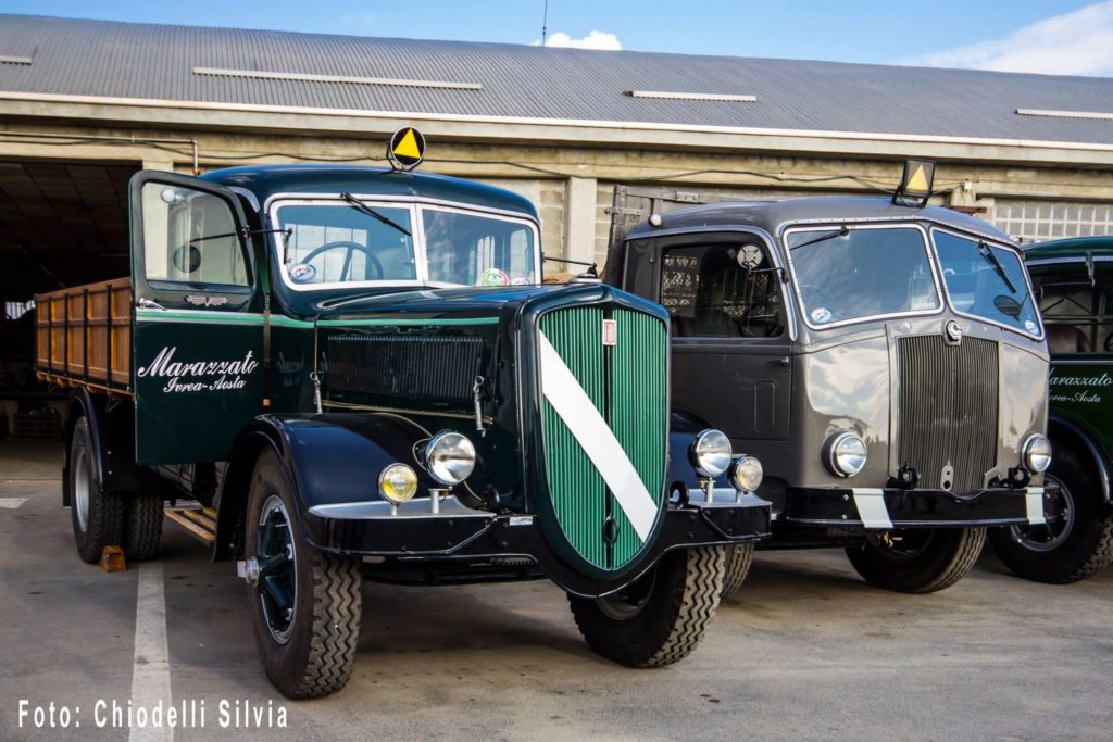 Sapori e motori - due camion storico verdi