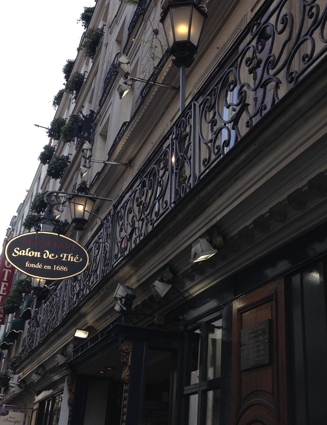 Parigi, il Caffè Procope , insegna ed ingresso