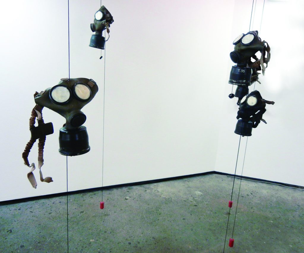 Le mascherine diventano arte: la mostra a Genova, installazione