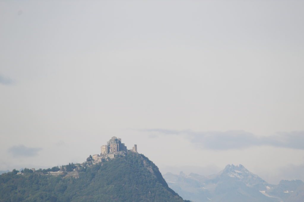 ufo in val di susa - il monte con la sagra di san michele