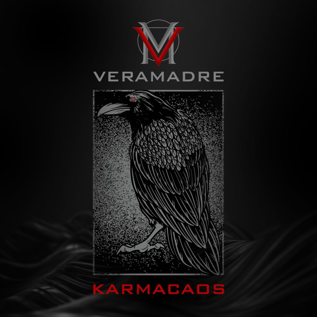 karmacaos la copertina del discco con un corvo nero in foto in bianco e nero su sfondo nero e scritte rosse