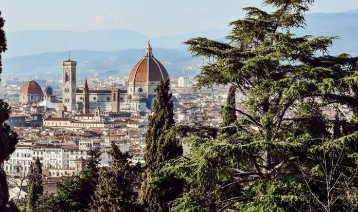 Firenze Insolita tour guidato- una veduta panoramica della città di Firenze