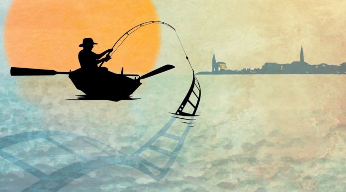 Caorle Indipendent Film festival - la locandina rappresenta un acquerello con disegnata sullo sfonod Venezia in nero, il mare è a tinte arancioni e sulla sinistra c'è una barchetta con un pescatore, la lenza parte dalla canna, fine, per arrivare nel mare allargandosi a forma di pellicola cinematografica