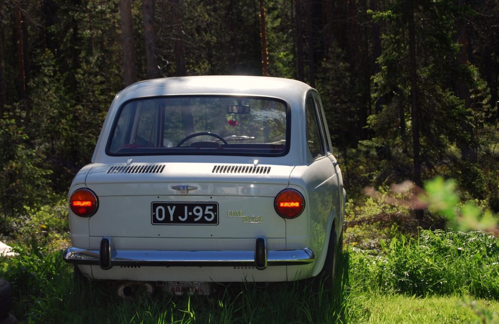 anni '60 - la fiat 850 di colore bianco