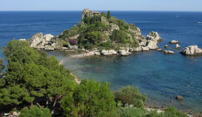 Vacanze in Italia Taormina, nella foto isola bella