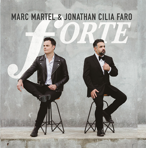 Marc Martel & Jonathan Cilia Faro nella copertina dell'EP che li ritrae in smocking, seduti su due sgabelli