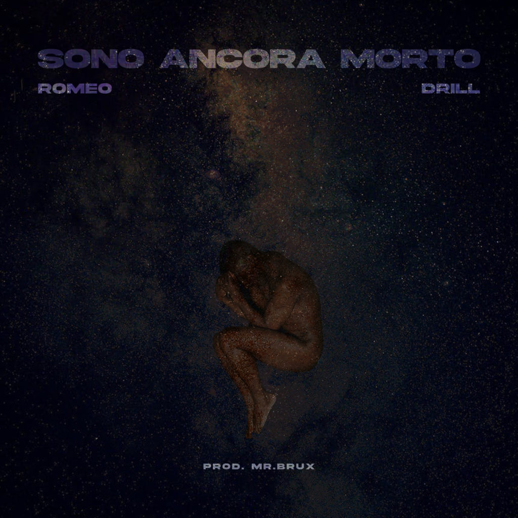 romeo e drill - la copertina del singolo sono ancora morto, che raffigura una donna nuda, rannicchiata in posizione fetale