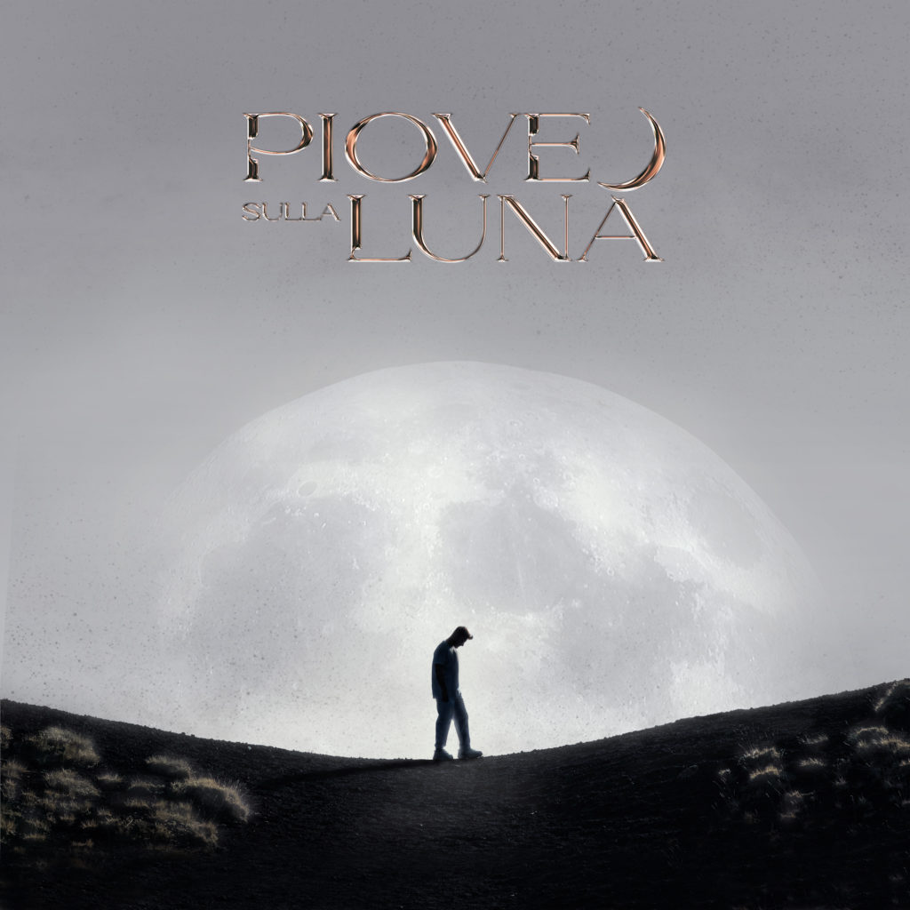 daniele coletta - la copertina di piove sulla luna, che raffigura un uomo con alle spalle la luna