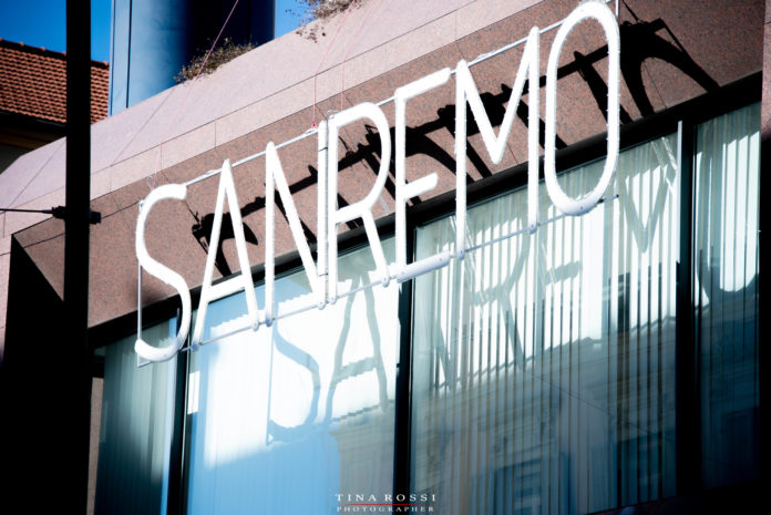 #Sanremo, nella foto la scritta Sanremo su un palazzo