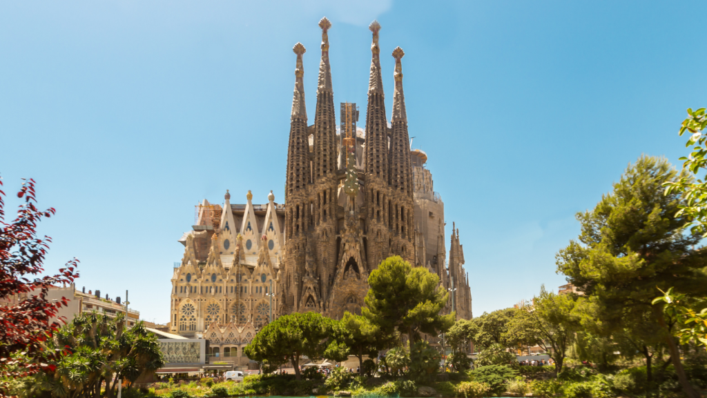 Antoni Gaudí, il genio di Barcellona, l'architetto di Dio. La Sagrada Familia