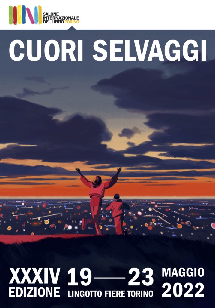 XXXIV edizione- locandina del Salone del Libro 2022. Un ragazzo e una ragazza corrono in un prato dirigendosi verso la città. I colori sono quelli dell'alba, con il cielo arancione e giallo, le nuvole blu e le luci della città ancora accese. 
