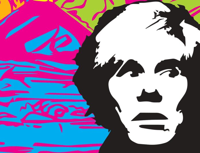 andy warhol nella foto è dipinto in stile pop art in bianco e nero con uno sfondo fatto di strisce fucsia blu e verdi