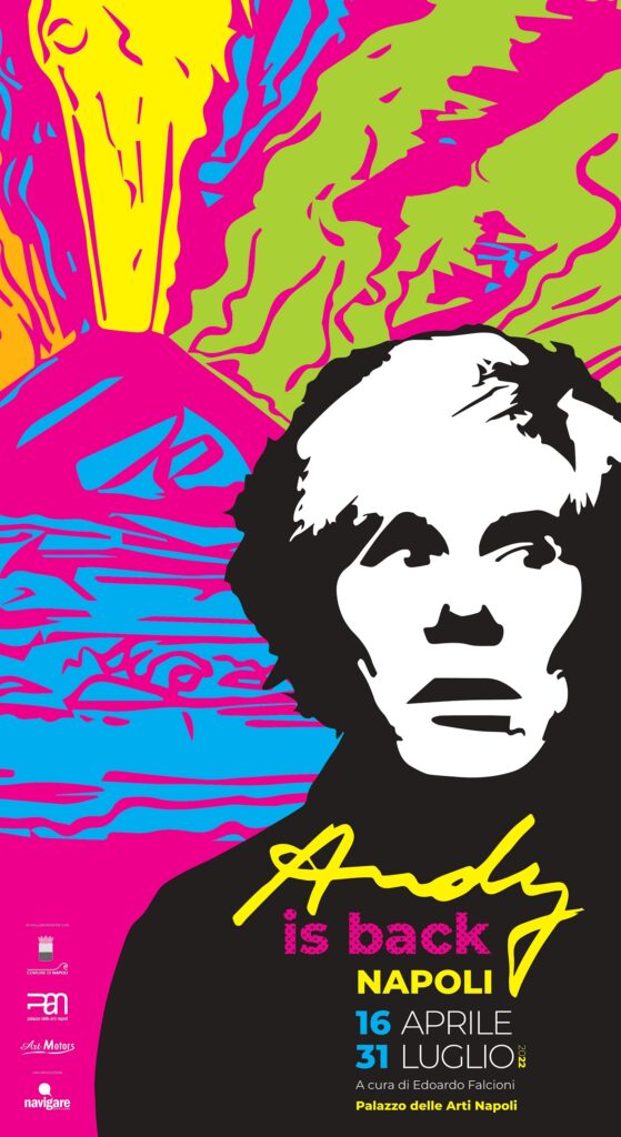 andy warhol nella foto è dipinto in stile pop art in bianco e nero con uno sfondo fatto di strisce fucsia blu e verdi