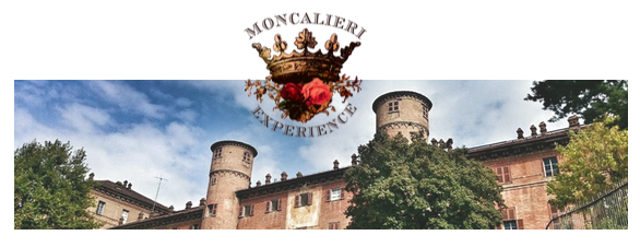 Weekendi in città - nella foto una veduta del castello di Moncalieri con le sue torri e in alto lo stemma rosso della città con la scritta "Moncalieri Experience"