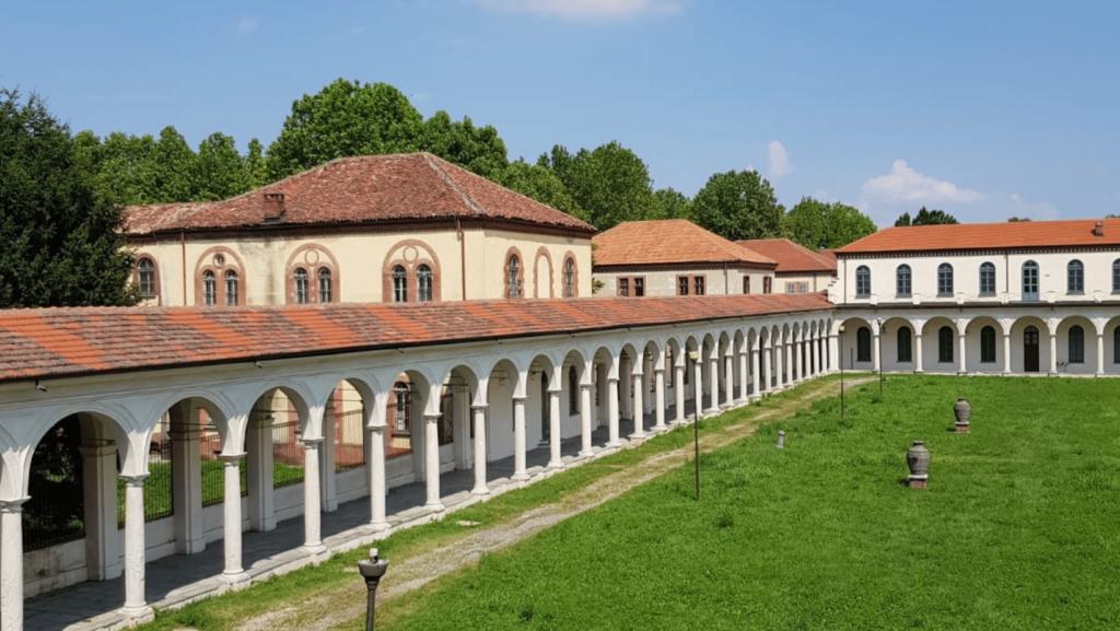 chiostro maggiore sede di APERTURA MENTALE e Sublimazioni 