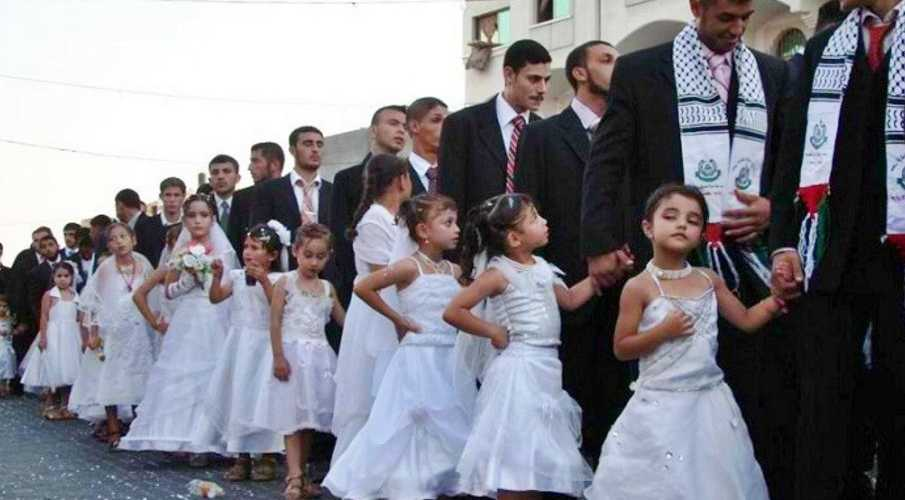 spose bambine che vanno a un matrimonio forzato