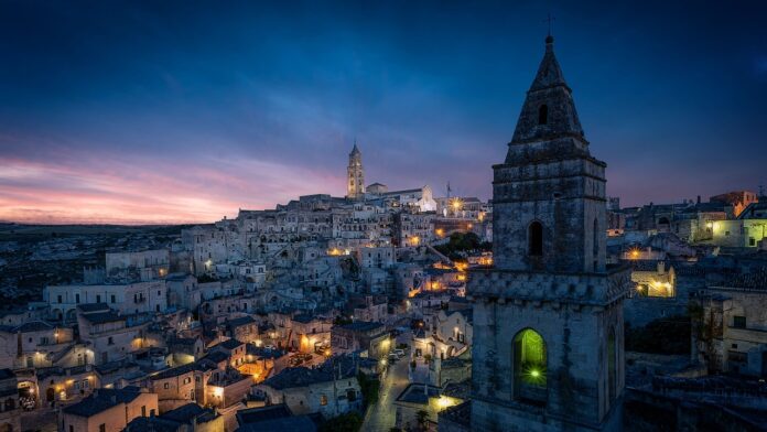 jimmy sax - una vista notturna della città dei sassi di Matera