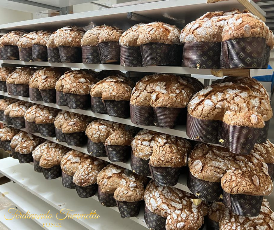 pistacchio colomba forno tammetta - degli scaffali colmi di colombe pasquali