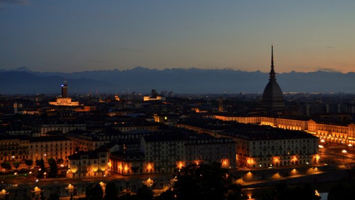 torino soprannaturale - una vsta panoramica notturna del capoluogo piemontese