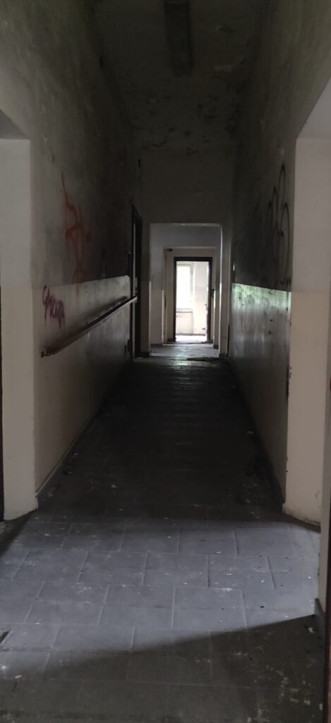 interni di palazzina dell'opedale psichiatrico di Grugliasco