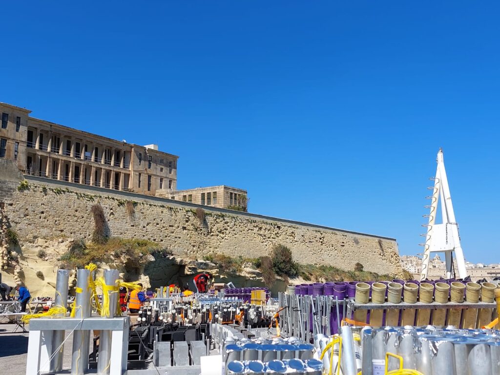 fuochi sotto le mura di Malta