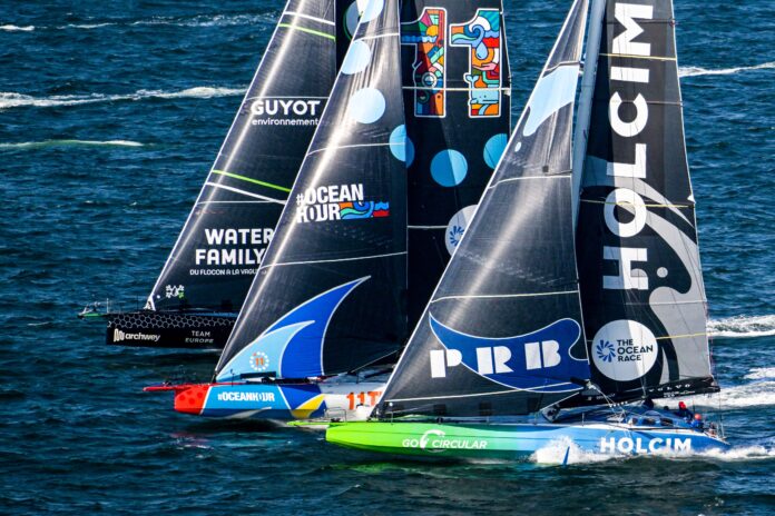 Ocean Live Park Genova: la tappa finale di The Ocean Race tante barche a vela con le vele colorate con le scritte