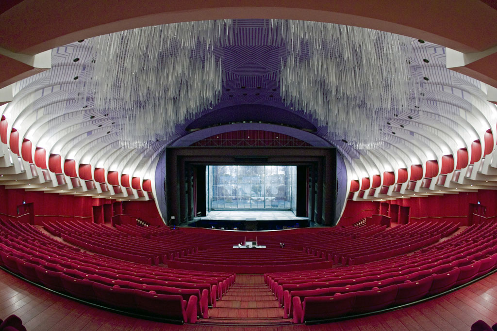 Foto Ramella&Giannese - Fondazione Teatro Regio di Torino  sal vista con grandangolo con pltrone rosso porpora