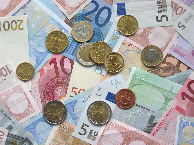 soldi e banconote europee