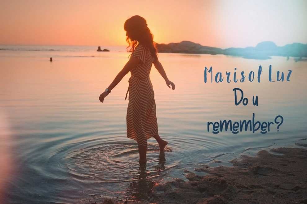 marisol luz - la copertina del nuovo singolo che raffigura una donna in riva al mare, con i piedi in acqua