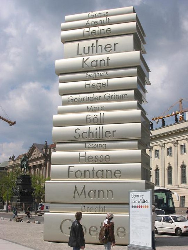 Modern Book Printing“, fourth sculpture (from six) of the Berliner Walk of Ideas on the occasion of 2006 FIFA World Cup Germany. - licenza CC