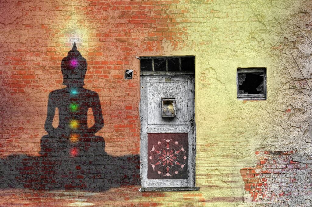 chakra su una porta di centro ayurveda